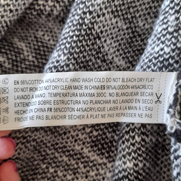 Black and White Patterned Open Cardigan - Picture 4 of 4